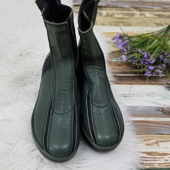 ❌SOLD❌🎃Fly London || Booties - Picture 3 of 6